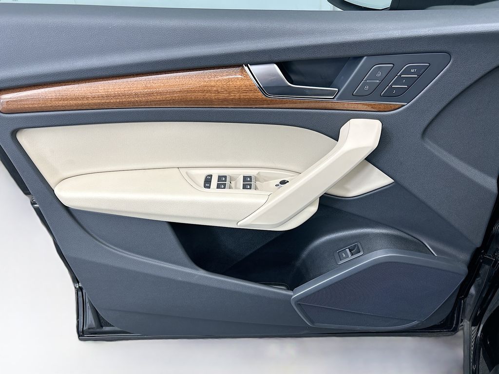 Thumbnail: 2023 Audi Q5 - 22