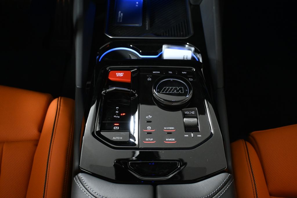 Thumbnail: 2026 BMW M5 - 24