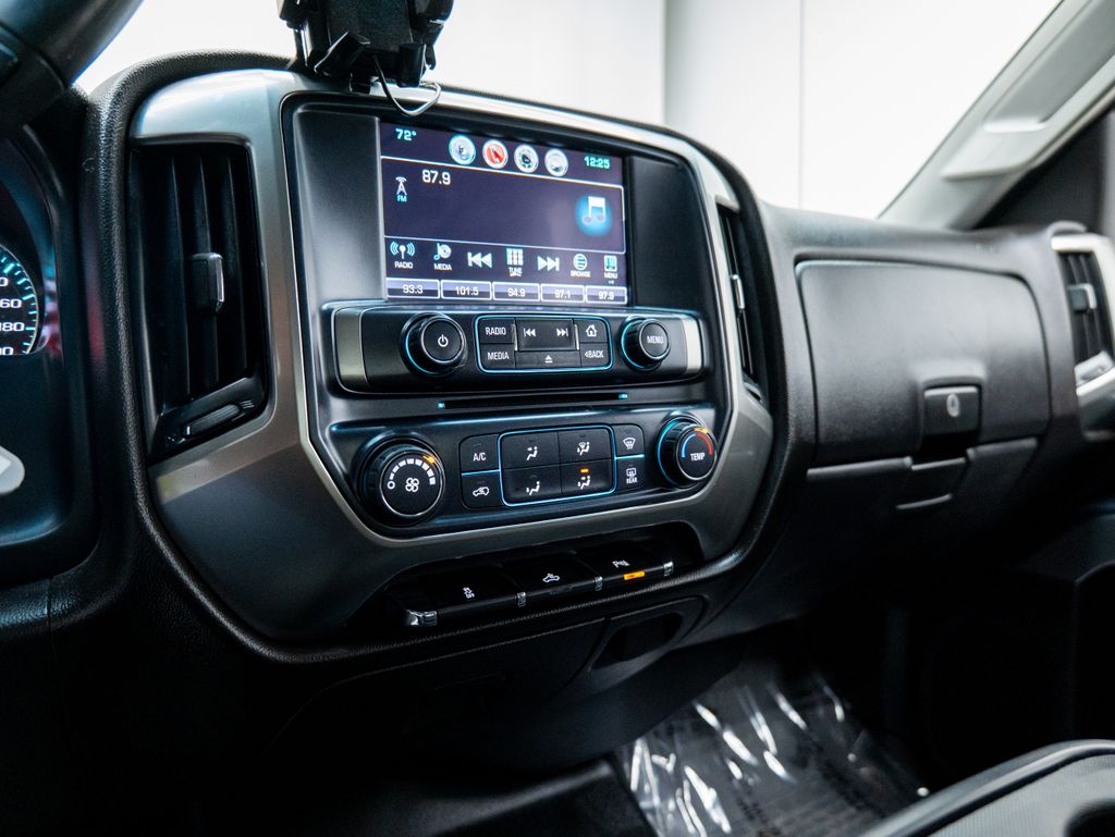 2019 White Chevrolet Silverado 2500HD LT 4X4 Truck