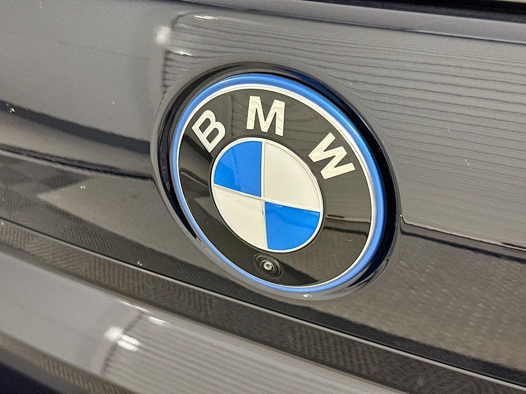 Thumbnail: 2025 BMW i7 - 22