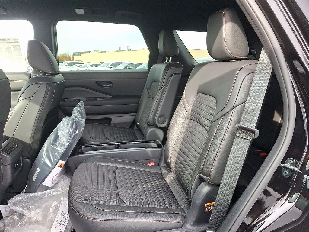 Thumbnail: 2025 Nissan Pathfinder - 6