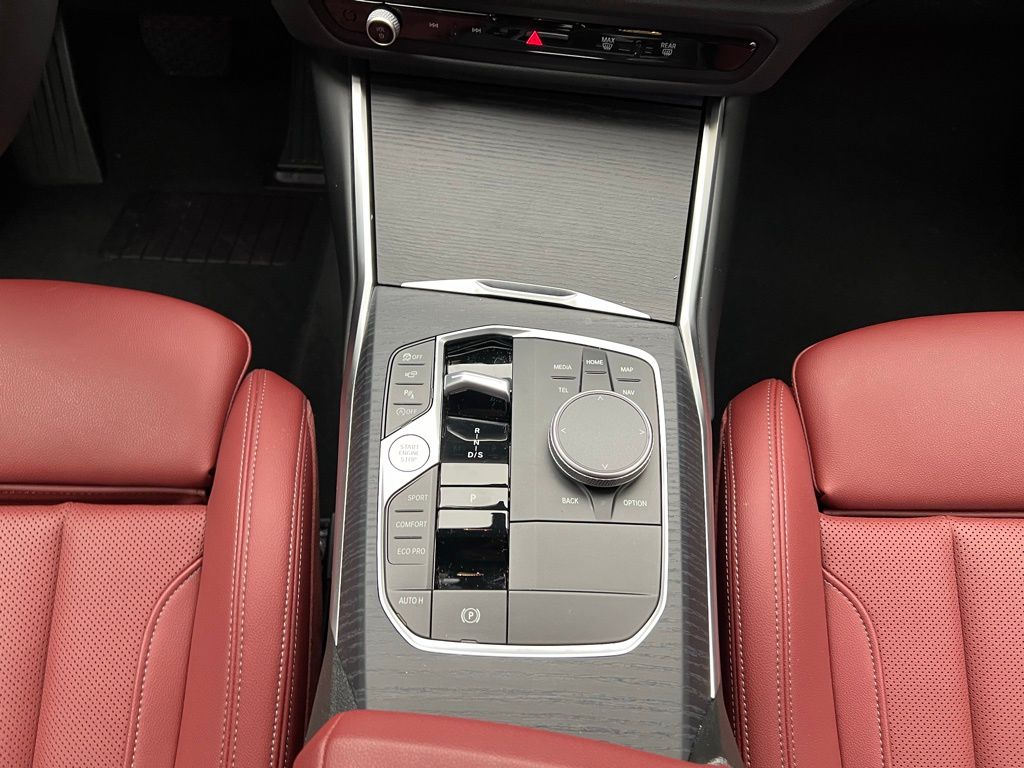 Thumbnail: 2025 BMW 3 Series - 11