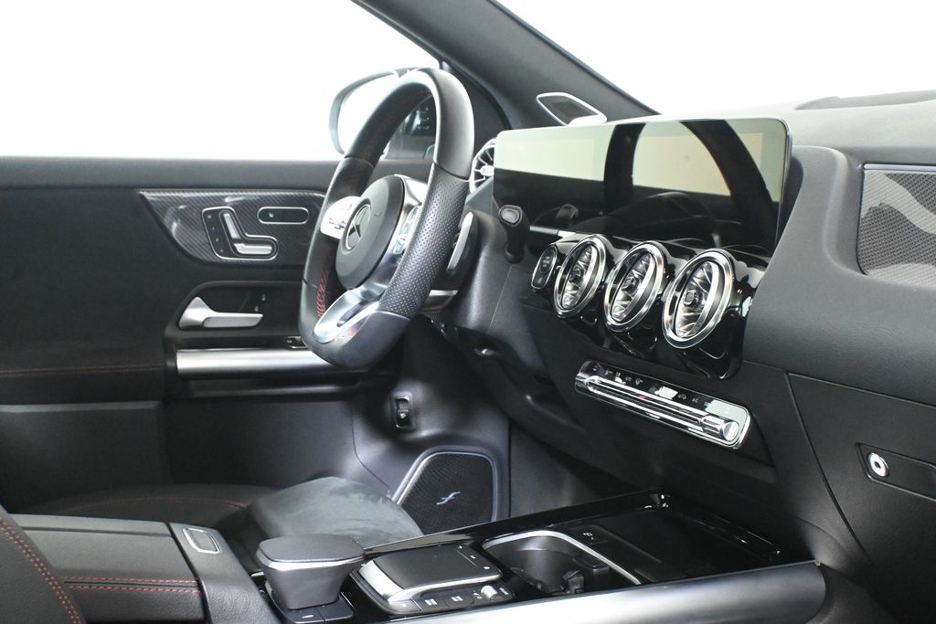 Thumbnail: 2023 Mercedes-Benz GLA - 32