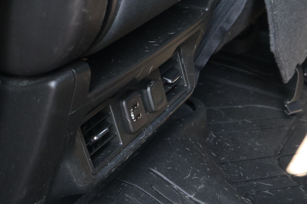 Thumbnail: 2019 Chevrolet Silverado 1500 - 31