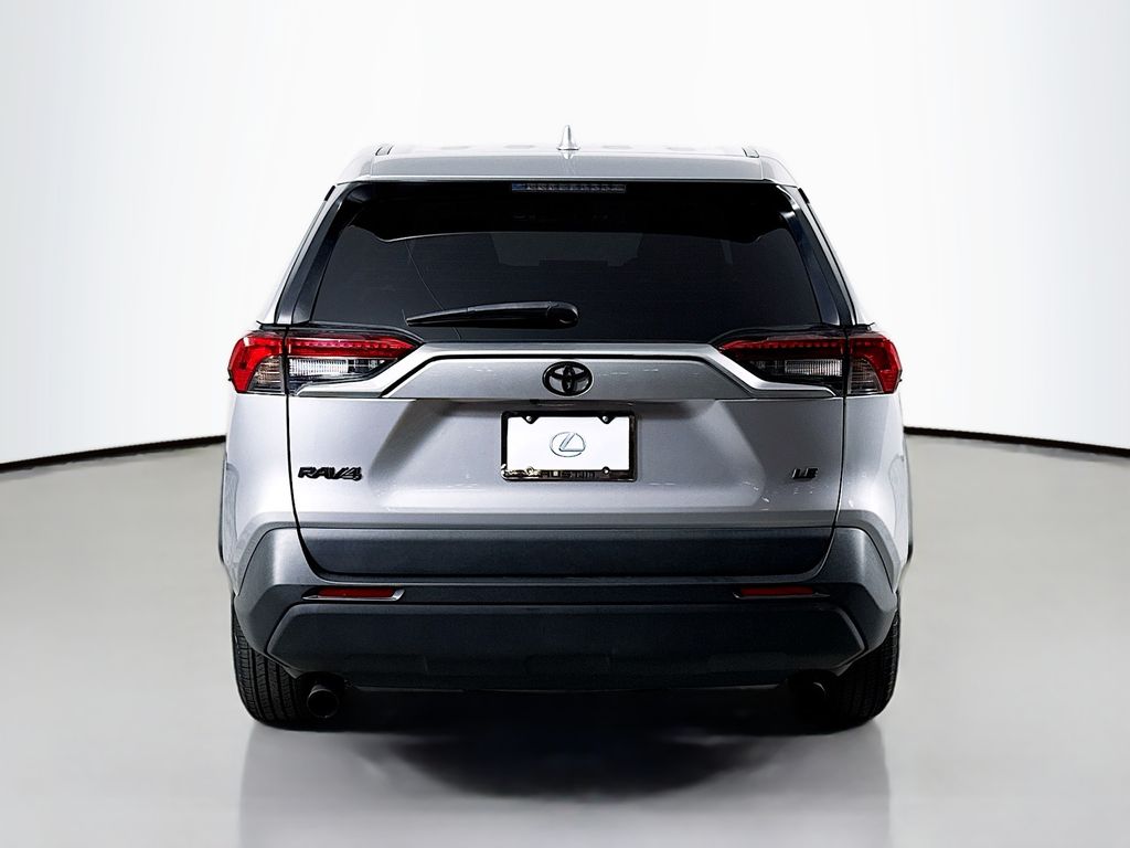 Thumbnail: 2022 Toyota RAV4 - 6