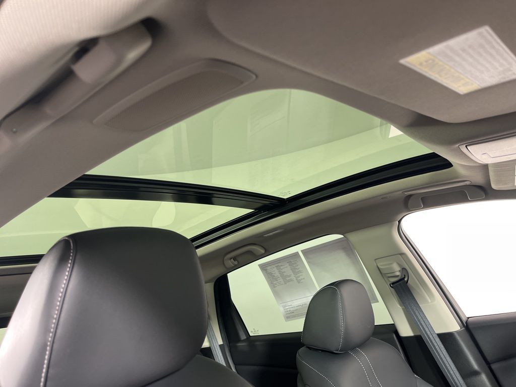 Thumbnail: 2025 Acura RDX - 12