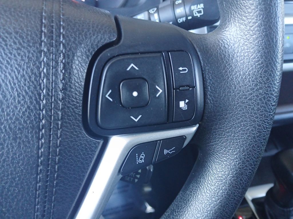 Used Car 2018 Toyota Highlander  Le For Sale Under $20,000 In Austin, Texas