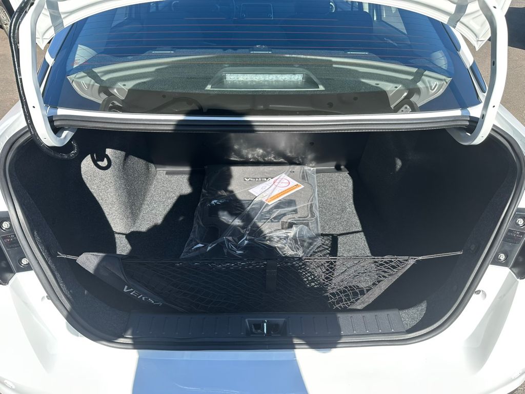 2025 Nissan Versa 1.6 S