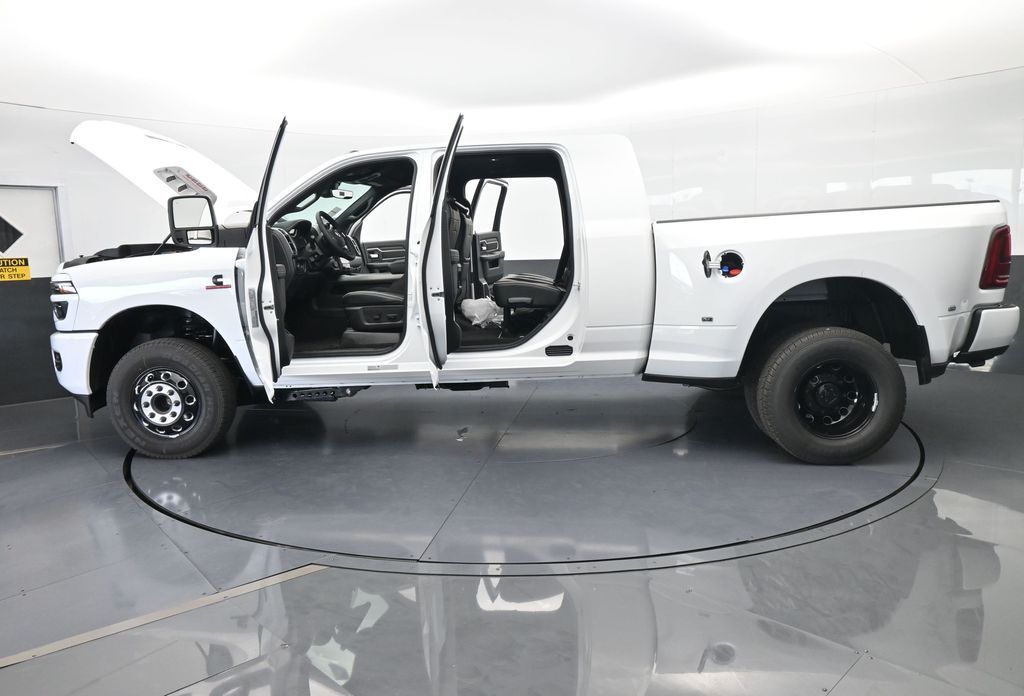 New 2026 Bright White Clearcoat Ram Laramie image 28