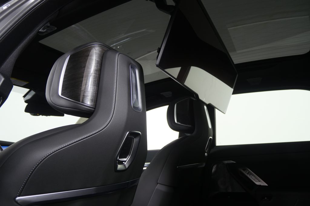 Thumbnail: 2026 BMW 7 Series - 18