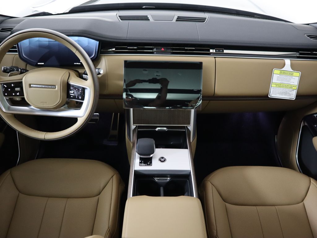 Thumbnail: 2025 Land Rover Range Rover - 14
