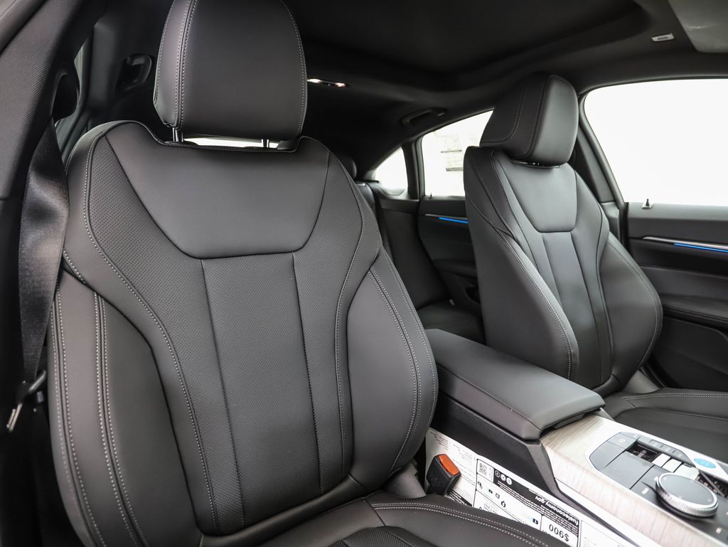 Thumbnail: 2026 BMW i4 - 32