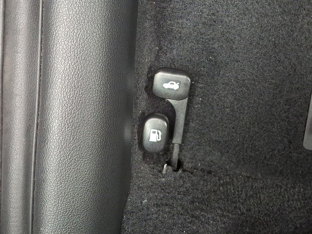 Thumbnail: 2020 Hyundai Elantra - 27