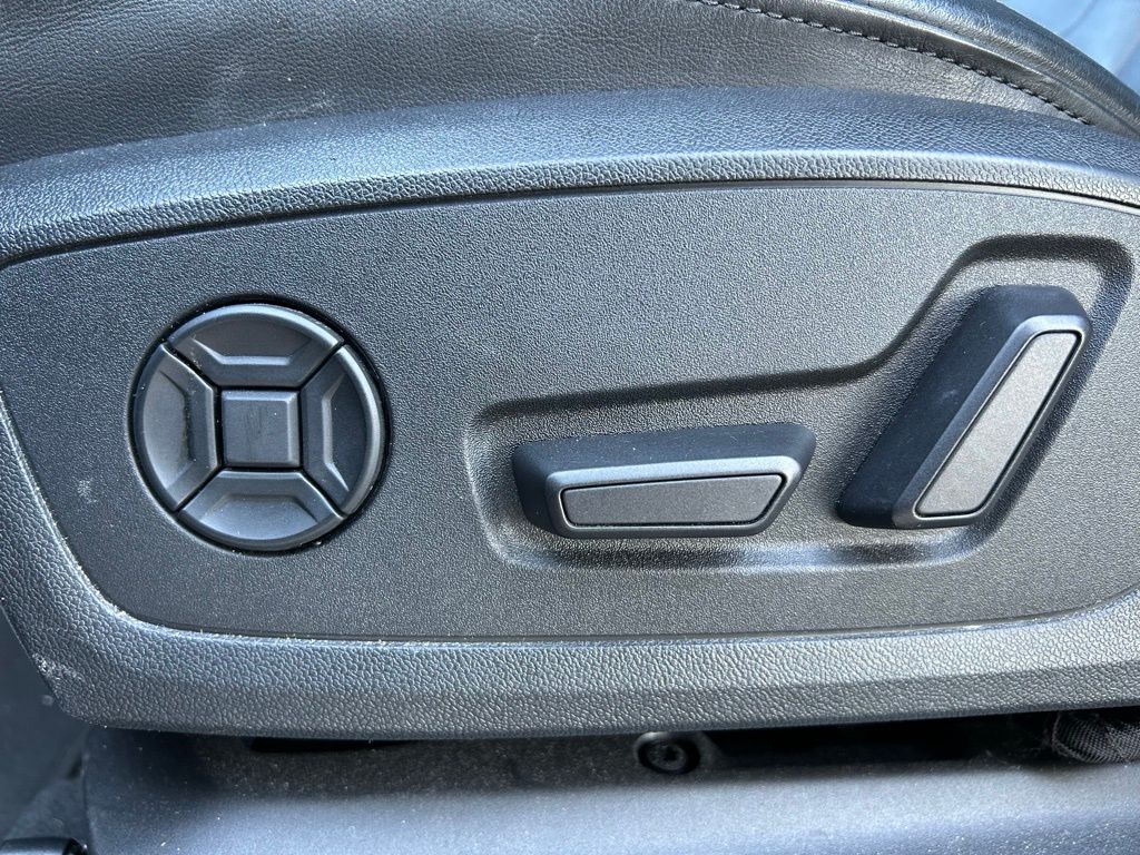 Thumbnail: 2022 Audi Q3 - 16