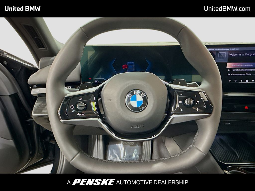 Thumbnail: 2025 BMW 5 Series - 6