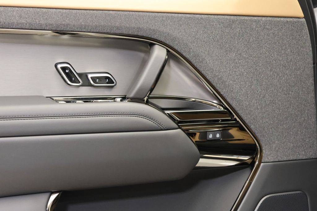 Thumbnail: 2026 Land Rover Range Rover Sport - 27