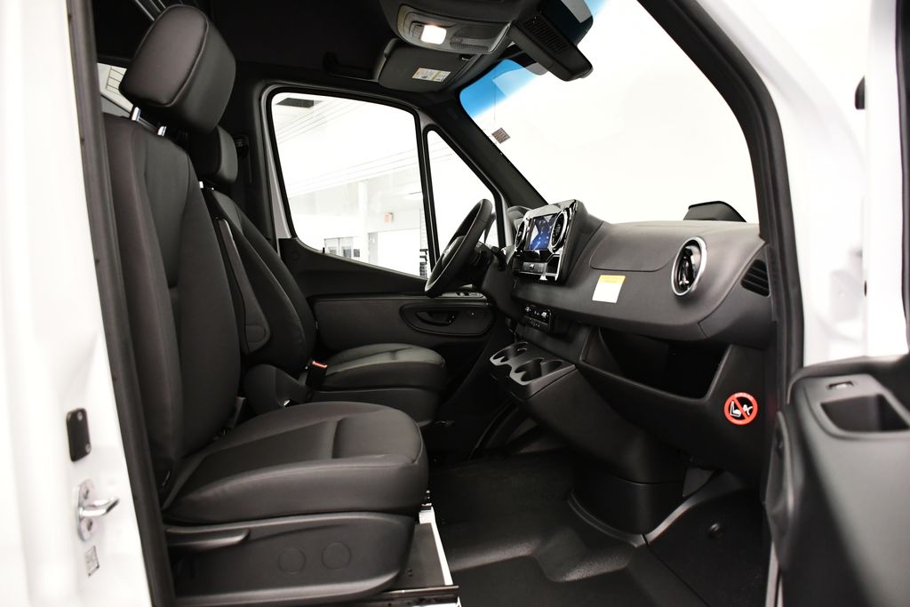 Thumbnail: 2026 Mercedes-Benz Sprinter - 30