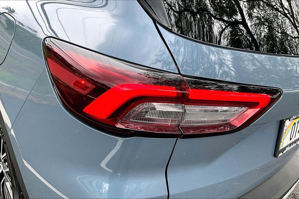 Used 2024 Blue Ford Base image 33