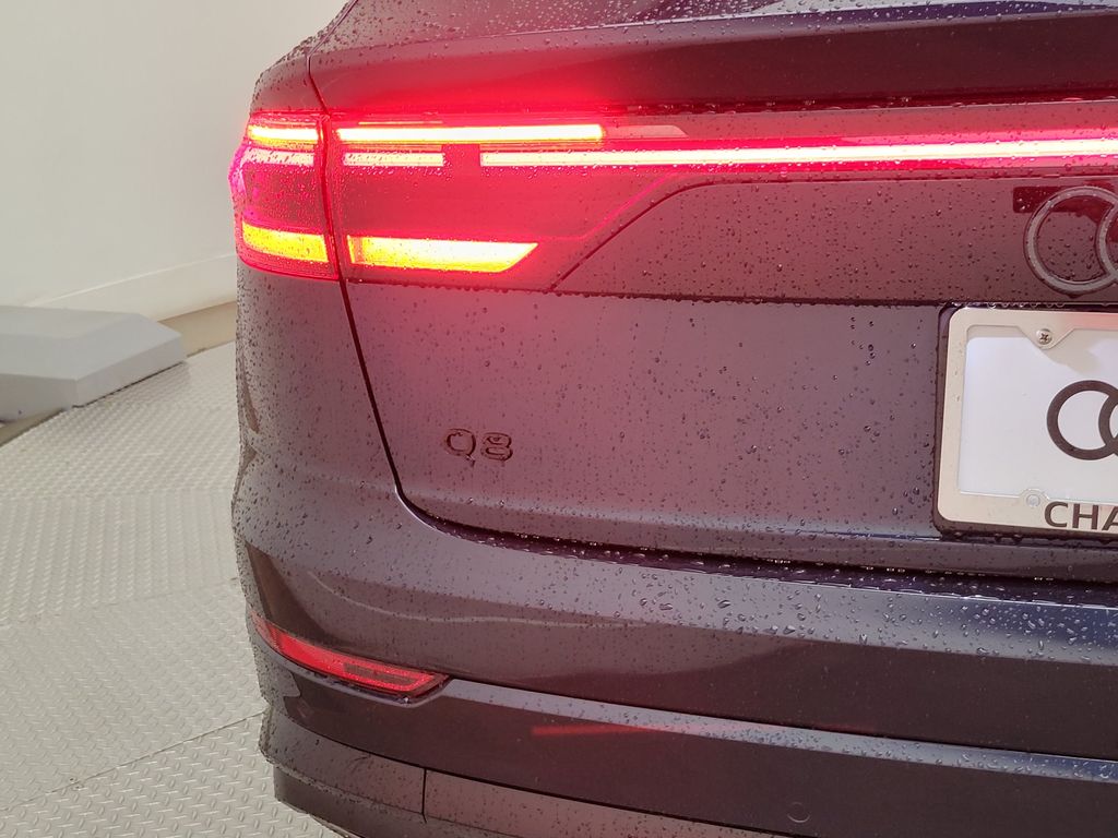 Thumbnail: 2026 Audi Q8 - 8