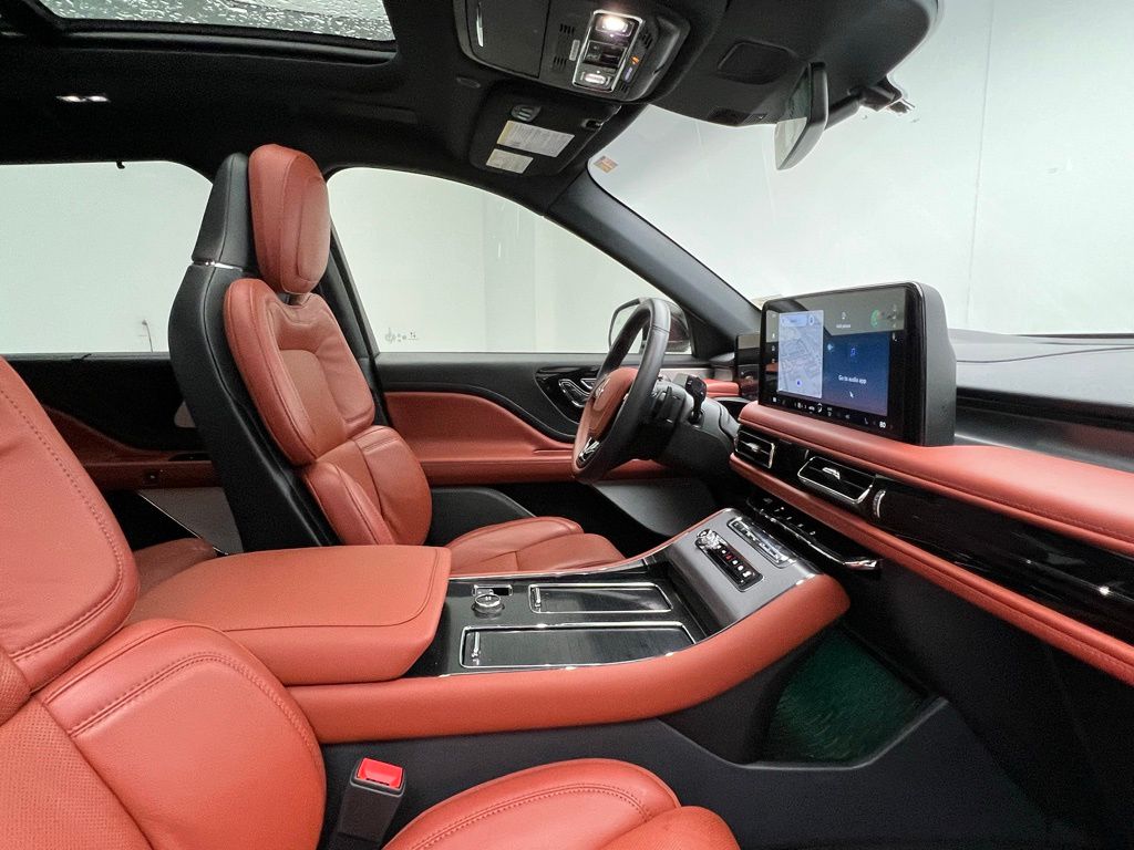 Thumbnail: 2025 Lincoln Aviator - 6