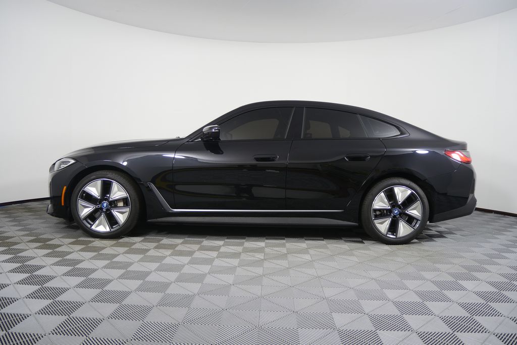 Thumbnail: 2023 BMW i4 - 6