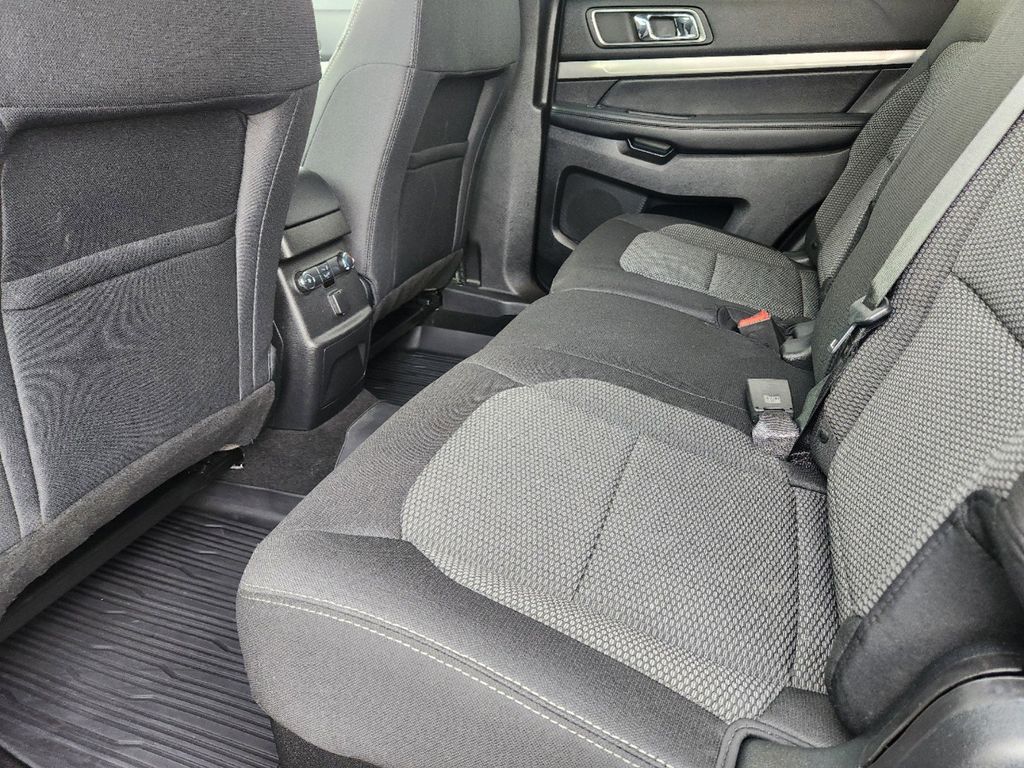 2019 Ford Explorer XLT 30