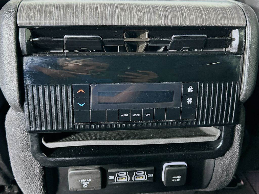 Thumbnail: 2024 Jeep Wagoneer - 25