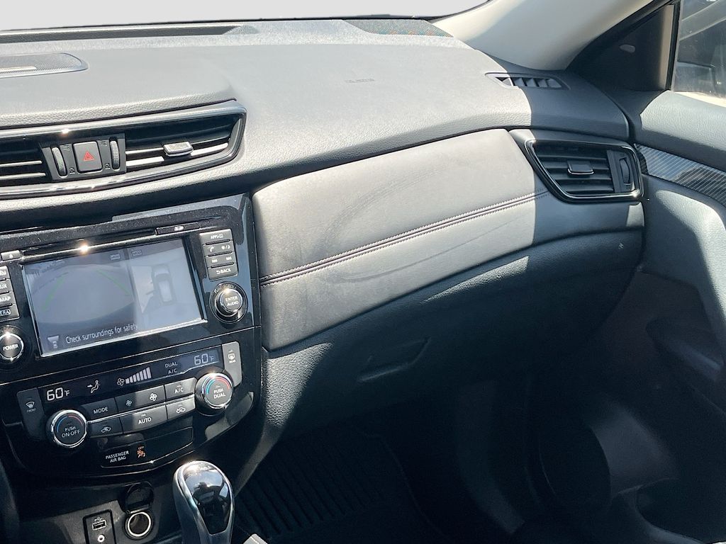 Used 2017 Blue Nissan SL image 24