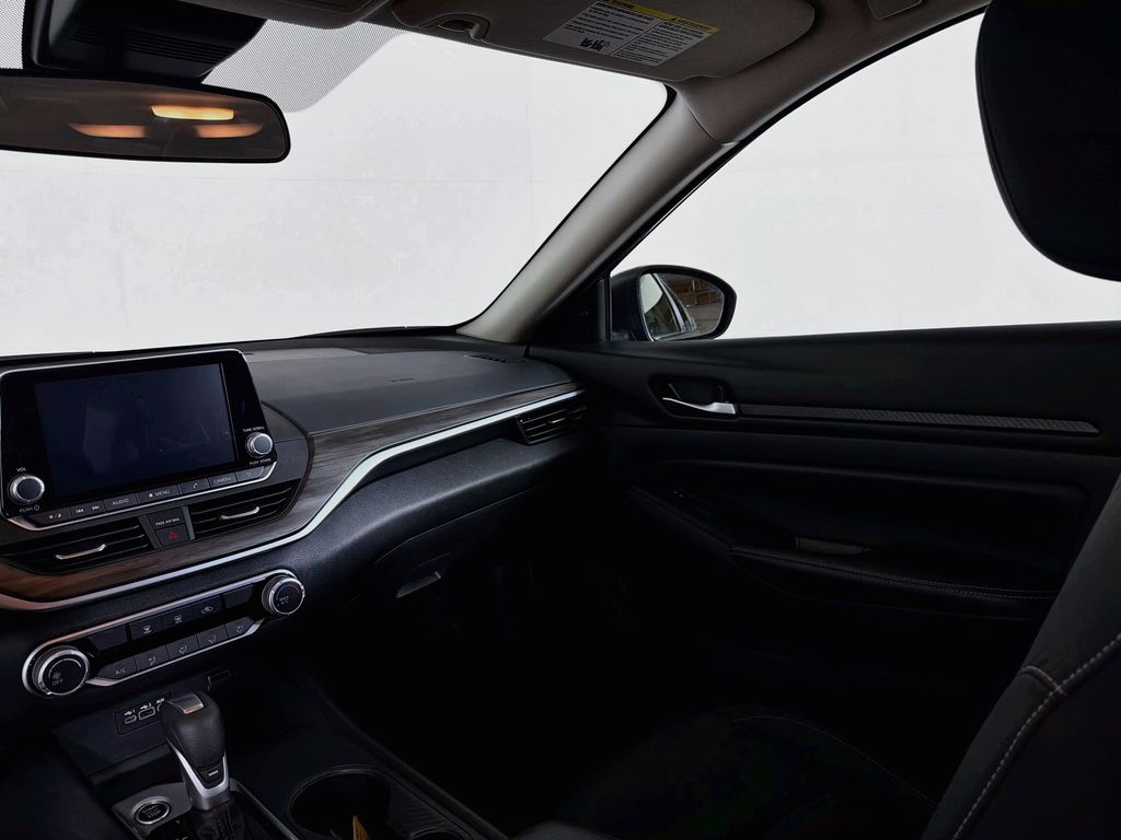 Used 2025 Nissan Altima Sedan