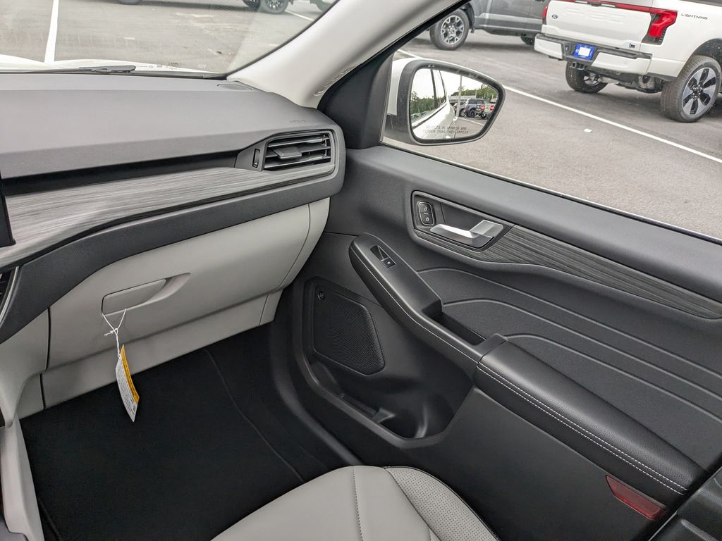 2025 Ford Escape Platinum