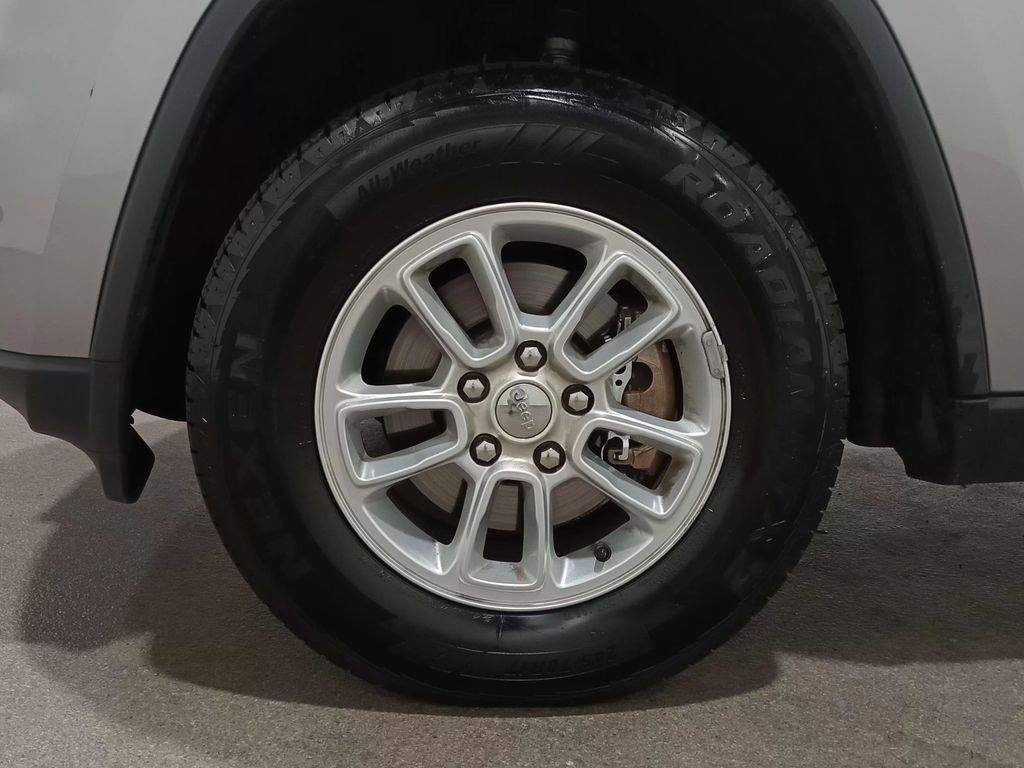 2019 Jeep Grand Cherokee Laredo E 4x4