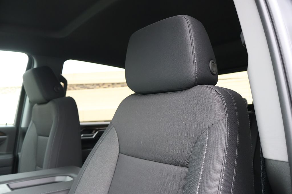 Thumbnail: 2026 Chevrolet Silverado 3500 - 16