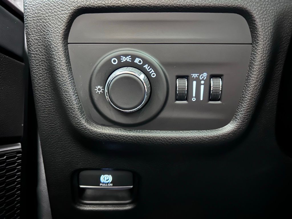 used 2022 Jeep Grand Cherokee L car, priced at $32,899