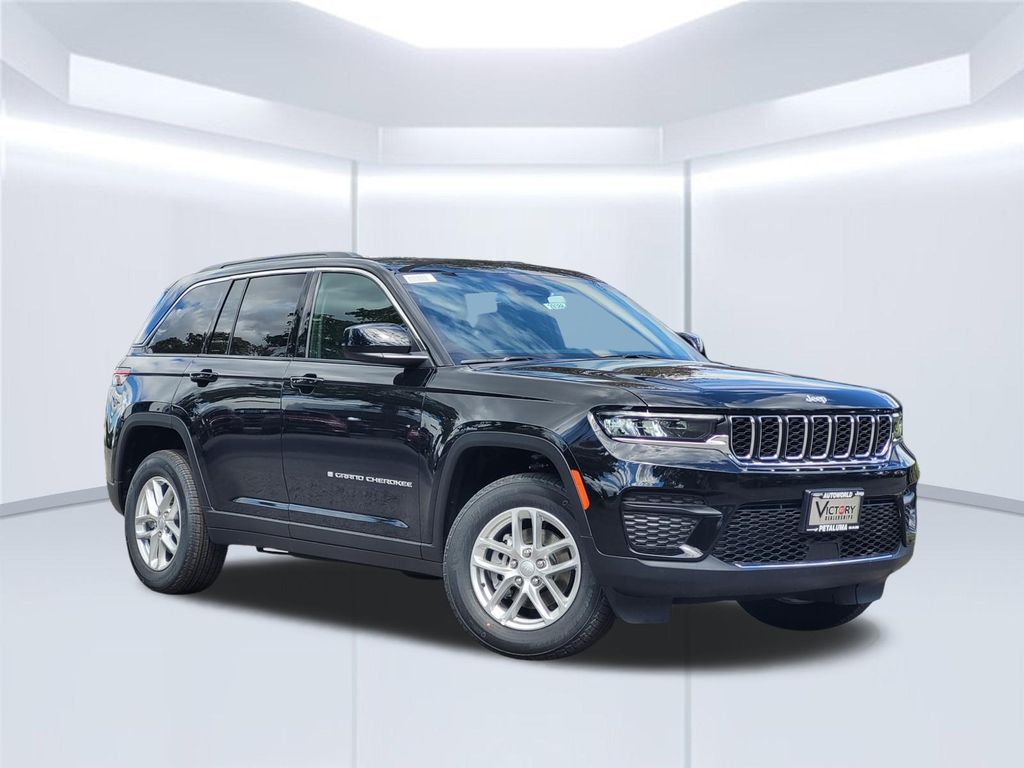 Diamond Black 2026 Jeep Grand Cherokee SUV / Crossover Four-Wheel Drive 8-Speed Automatic