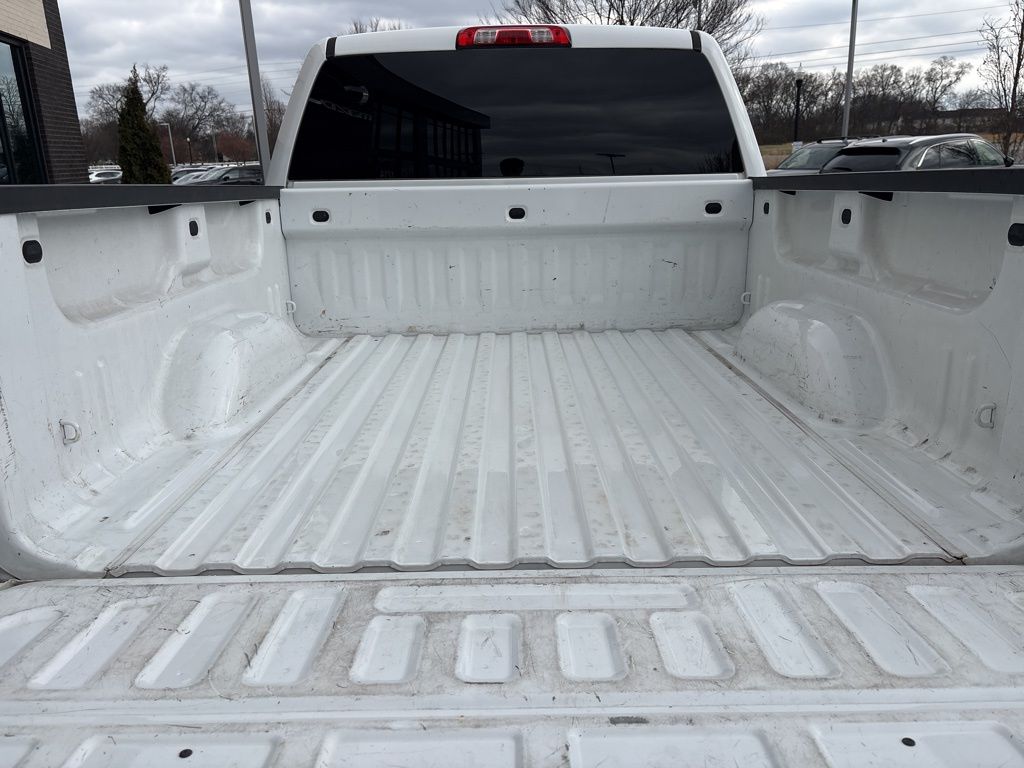 Used 2018 White Chevrolet LT image 29