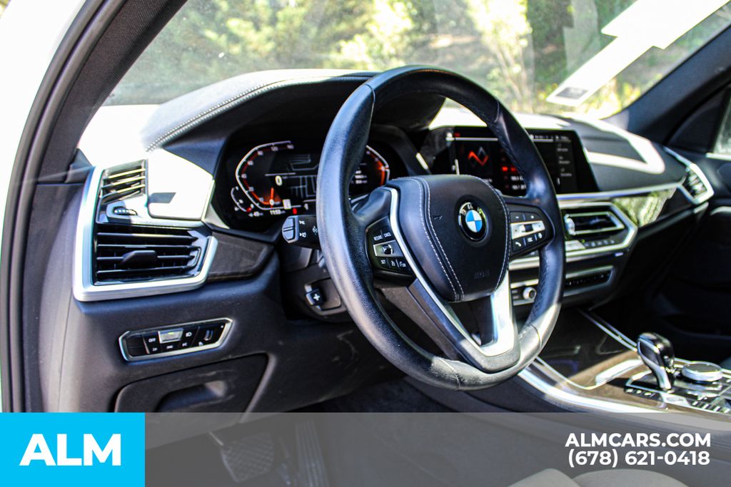 Used 2022 White BMW sDrive40i image 31