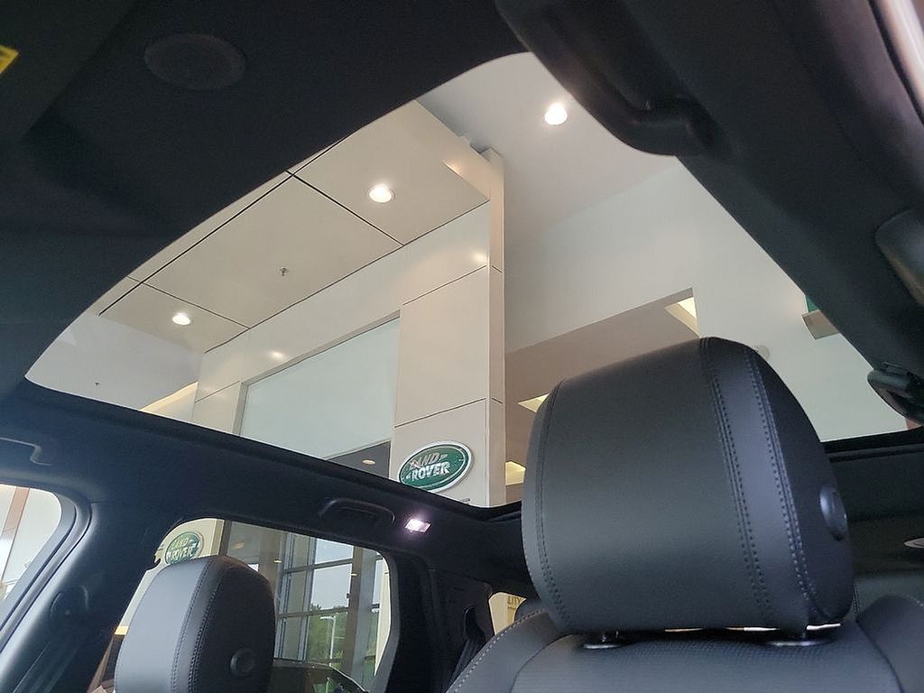 Thumbnail: 2025 Land Rover Discovery Sport - 11