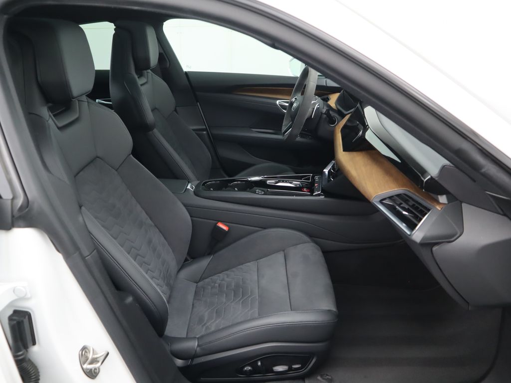 2022 Audi e-tron GT Premium Plus 21