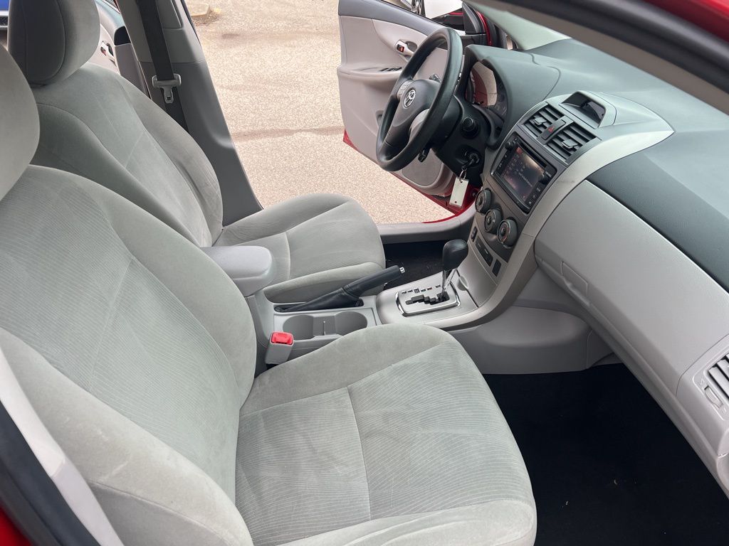 2013 Toyota Corolla L photo
