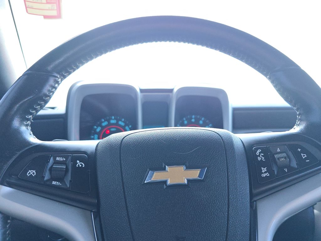 2015 Chevrolet Camaro 1LT photo 18