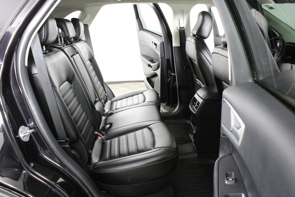 Used 2021 Ford Edge for sale in 