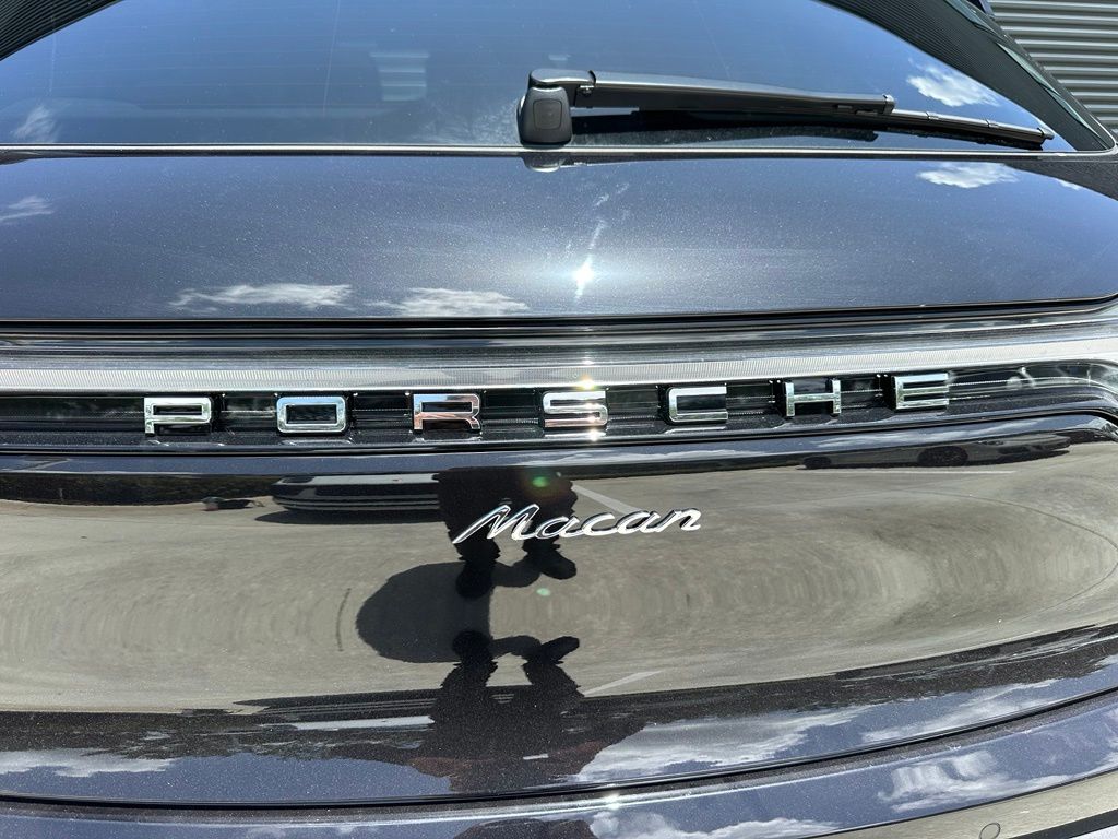 Thumbnail: 2026 Porsche Macan - 14