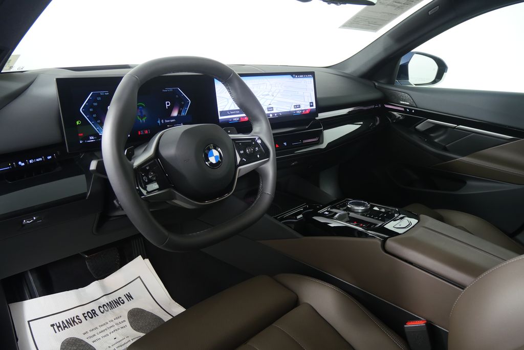 Thumbnail: 2025 BMW 5 Series - 13