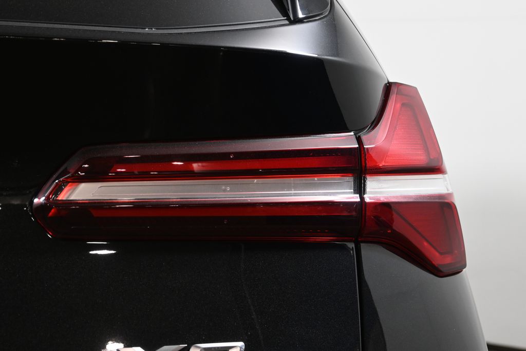 Thumbnail: 2026 BMW X3 - 13