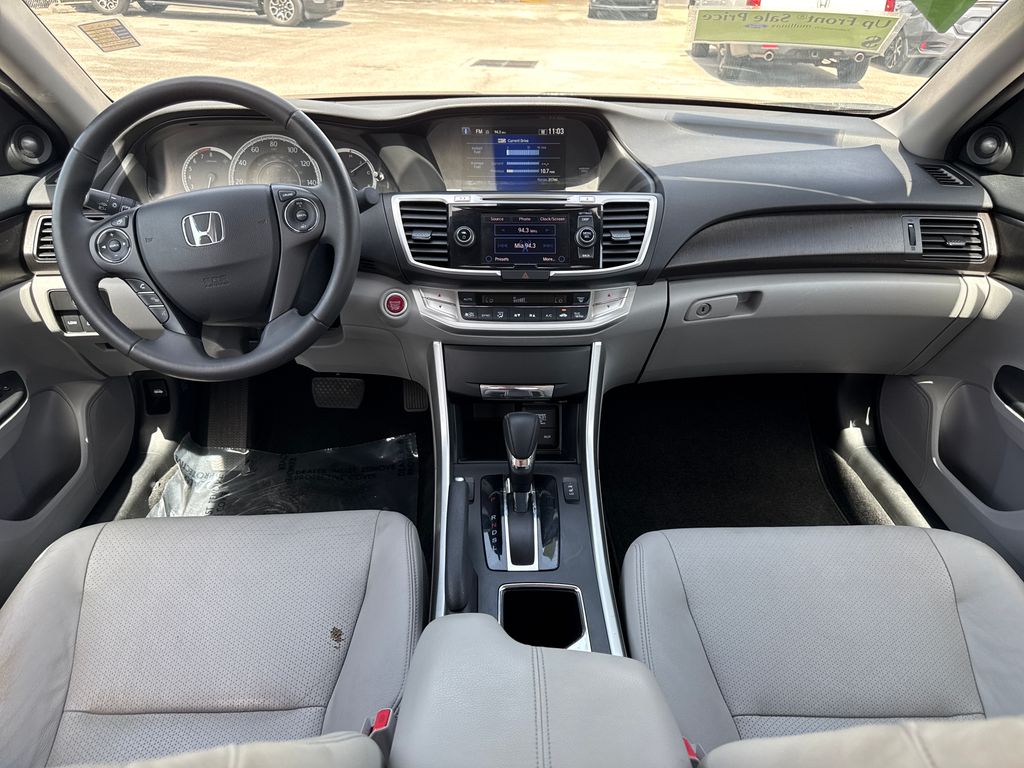 Used 2014  Honda EX-L image 5