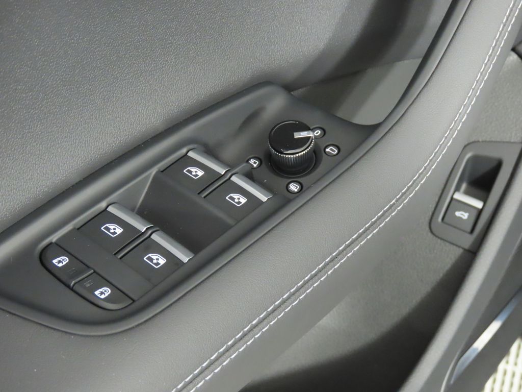 Thumbnail: 2026 Audi Q7 - 28