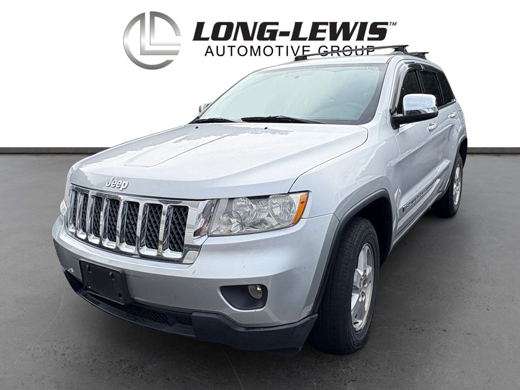 Bright Silver Metallic Clearcoat 2013 Jeep Grand Cherokee SUV / Crossover Four-Wheel Drive 5-Speed Automatic