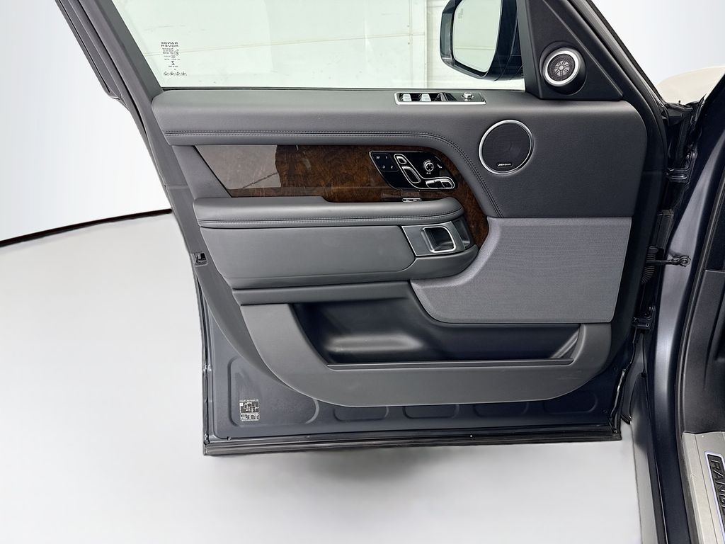 Thumbnail: 2021 Land Rover Range Rover - 22