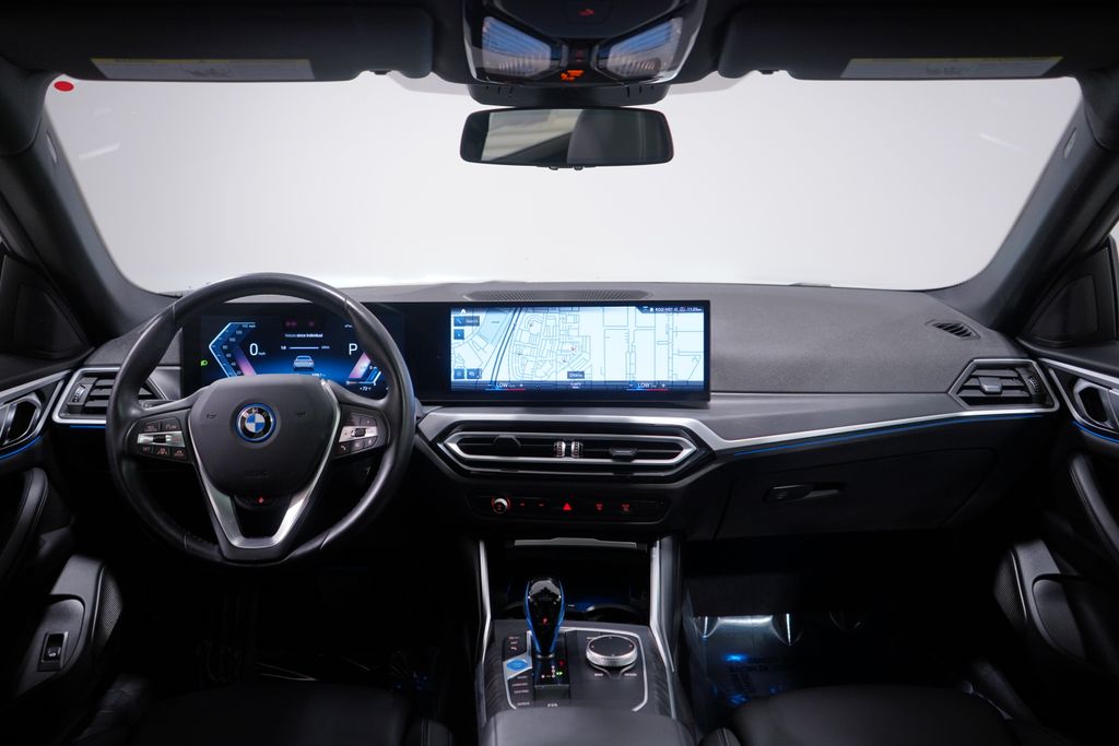 Thumbnail: 2023 BMW i4 - 10