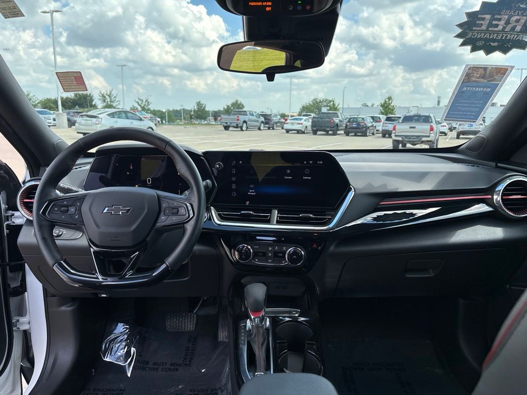 Used 2025 Chevrolet Trax SUV